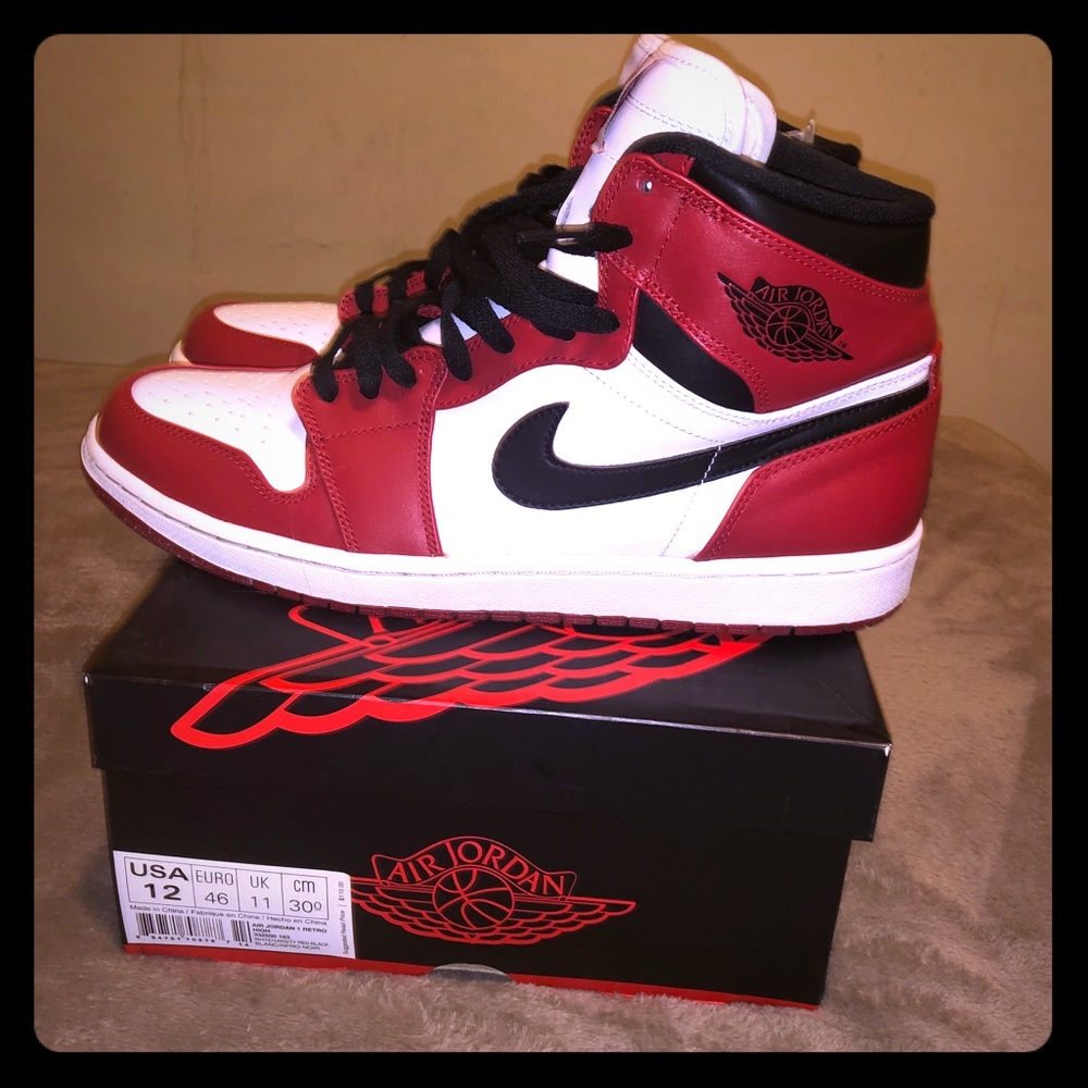 Pre Owned Air Jordan 1 “Chicago” size 12